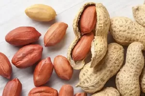 Apakah Kacang Tanah Aman Dikonsumsi Penderita Kolesterol Tinggi?