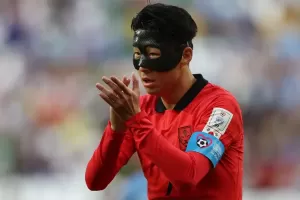3 Alasan Pemain Sepakbola Memakai Topeng Pelindung Wajah