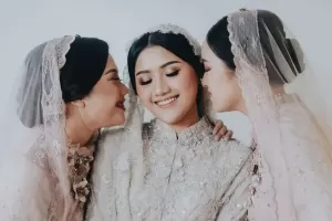 Jelang Pernikahan, Erina Gudono Tampak Cantik Menawan saat Semaan Al-Quran