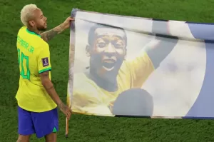 Rekor Disamakan Neymar Jr, Pele Ungkap Pesan Menyentuh: Kamu berhasil, Nak!