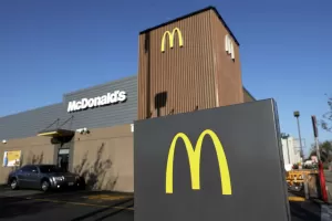 Operasional McDonalds di Texas Sepenuhnya Kini Dikendalikan Robot