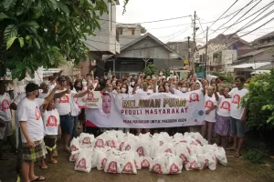 Jelang Tahun Baru, Relawan Puan Bagikan 1.000 Paket Sembako di DKI Jakarta