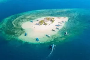 5 Destinasi Wisata Alam Hidden Gem di Lombok, Nomor 4 Perpaduan Keindahan Bukit dan Pantai