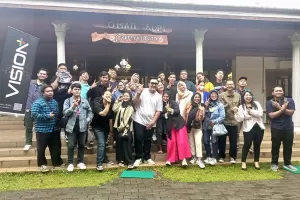 Hadiri Meet & Greet di Jogja, Ndarboy Genk dan Woro Widowati Diserbu Penggemar