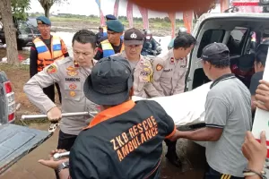 Perumahan PNR Bekasi Dikepung Banjir, Seorang Warga Meninggal Terlambat Dievakuasi