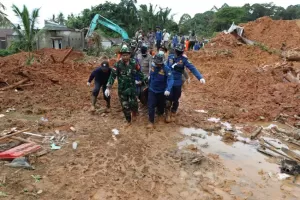 Hujan Hambat Pencarian 35 Warga Korban Longsor Natuna