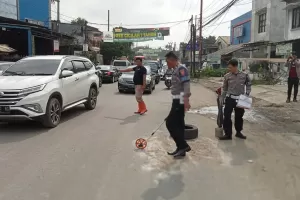 Gagal Nyalip Truk, Pemotor Tewas Terlindas di Cileungsi Bogor