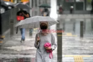 Prakiraan Cuaca BMKG: Siang Hari Jabodetabek Diguyur Hujan