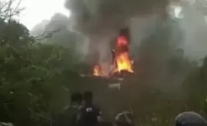 Detik-detik Kepanikan Warga saat Helikopter Jatuh dan Terbakar di Area Perkebunan Rancabali Bandung