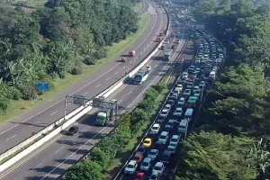Libur Panjang Akhir Pekan, 335 Ribu Kendaraan Tinggalkan Jabotabek via 4 Gerbang Tol Utama