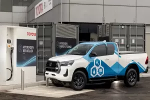 Toyota Luncurkan Pikap Hilux Bertenaga Hidrogen, Mampu Tempuh 587 Km