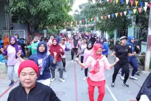 Emak-emak Ramaikan Senam Gibran di Koja Jakarta Utara