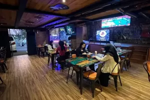 Wooden Bar, Padukan Menu Western dan Asia di Tengah Nuansa Kayu Andalannya
