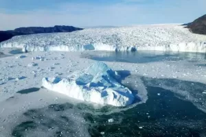 Tiga Lapisan Es Greenland Runtuh, Picu Kenaikan Permukaan Laut