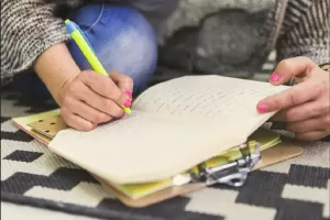 10 Contoh Soal Teks Fiksi untuk Siswa Kelas 6 SD, Membangun Imajinasi