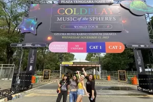 Demi Nonton Konser Coldplay di GBK, Penonton Ini Rela Cuti Kerja
