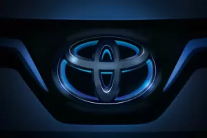 Diam-diam Toyota Mulai Gunakan Logo Baru di Mobil Hybrid