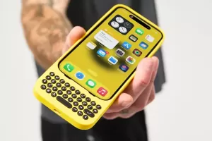 Clicks Bikin Keyboard BlackBerry di iPhone, Nyaman Ngetik lewat Tombol Fisik