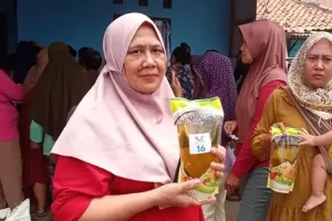 Ikut Tebus Migor Murah Partai Perindo, Warga Tambun Bekasi: Membantu Kebutuhan di Dapur