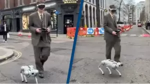 Pria Ini Gunakan Apple Vision Pro untuk Kendalikan Robot Anjing