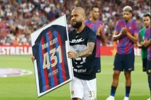 Dani Alves Masuk Penjara, Namanya Dihapus dari Daftar Legenda Barcelona?