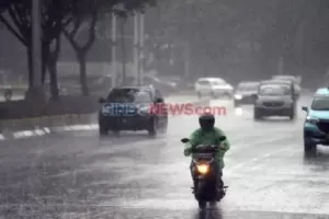 Jakarta Diguyur Hujan, Sejumlah Ruas Jalan Tergenang