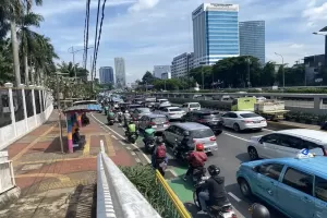 Jelang Aksi Unjuk Rasa, Jalan Depan Gedung DPR/MPR Macet