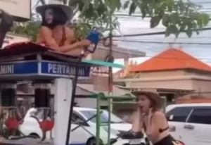 Viral Bule Seksi Mandi Bensin di Pertamini Bali, Sandiaga Uno Minta Ditindak Tegas