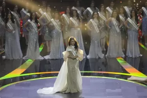 Monica Sembiring Menangis saat Namanya Disebut sebagai Miss Indonesia 2024
