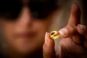 Cincin Emas Kuno dengan Batu Delima Ditemukan di Yerusalem