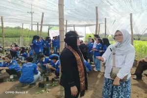 Sambung Bibit Durian Terbanyak di Indonesia, Fakultas Pertanian UWKS Raih Rekor MURI