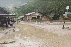 Ngarai Sianok Bukittinggi Diterjang Banjir Lumpur, Warga Mengungsi