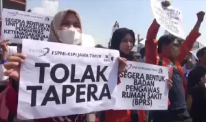 Ratusan Buruh Jawa Timur Demo Tolak Tapera di Surabaya