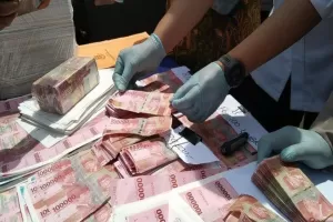 Bongkar Upal Rp22 Miliar di Jakbar, Polisi Bawa Alat Pencetak Uang dari Sukabumi