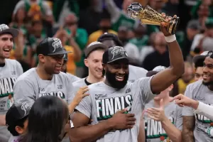 Boston Celtics Juara NBA 2023/2024, Jaylen Brown Jadi Pemain Terbaik
