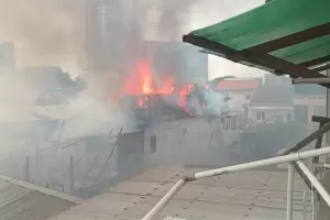 Kebakaran Landa Rumah Tinggal di Kampung Bali Tanah Abang