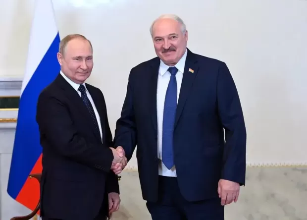 Presiden Vladimir Putin menyatakan Rusia akan mengirimkan rudal yang mampu membawa hulu ledak nuklir ke Belarusia dalam beberapa bulan mendatang.