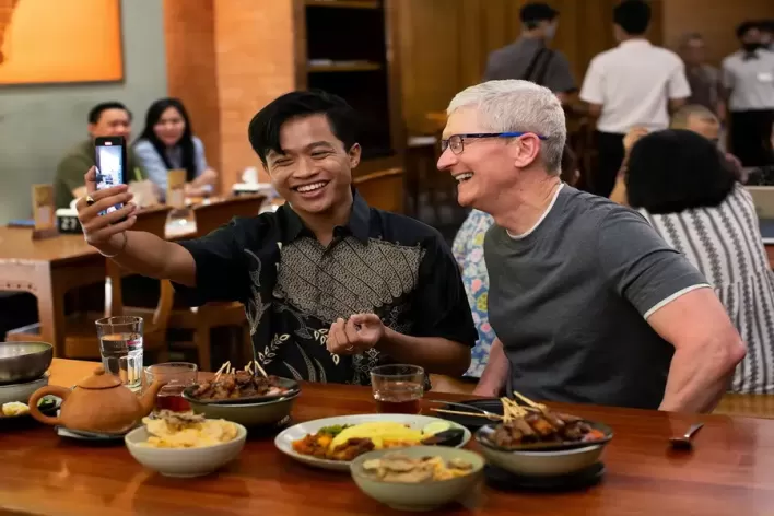 CEO Apple Tim Cook Berkunjung ke Indonesia, Menkominfo Sebut Bakal Ada Kejutan