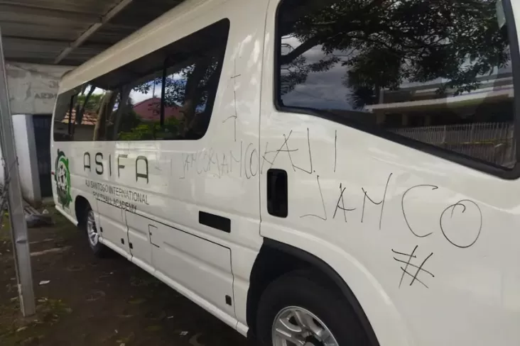 Manajemen Arema FC Sampaikan Permintaan Maaf ke Aji Santoso Pasca Tindakan Vandalisme