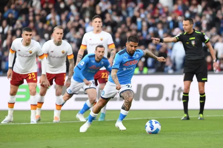Napoli vs AS Roma: si Firaun Kecil Gagalkan Kemenangan Partenopei