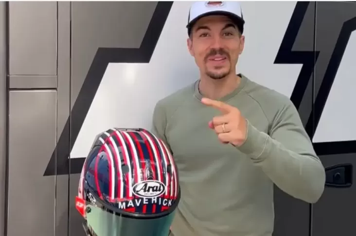 Tom Cruise Puji Helm Spesial Maverick Vinales di MotoGP Spanyol 2022
