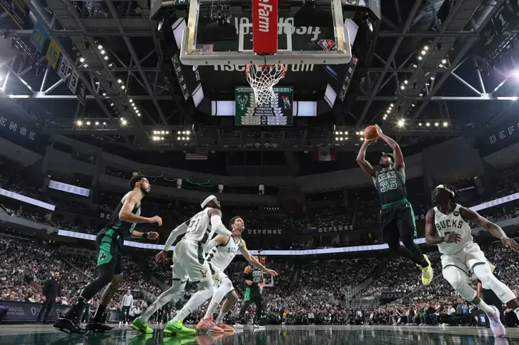 Hasil Playoff NBA 2022: Celtics Imbangi Bucks, Warriors Selangkah Lagi ke Final