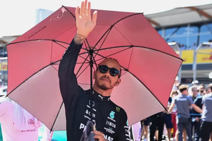 Bos Mercedes Cemas Kondisi Cedera Lewis Hamilton Usai Balapan di F1 GP Azerbaijan 2022
